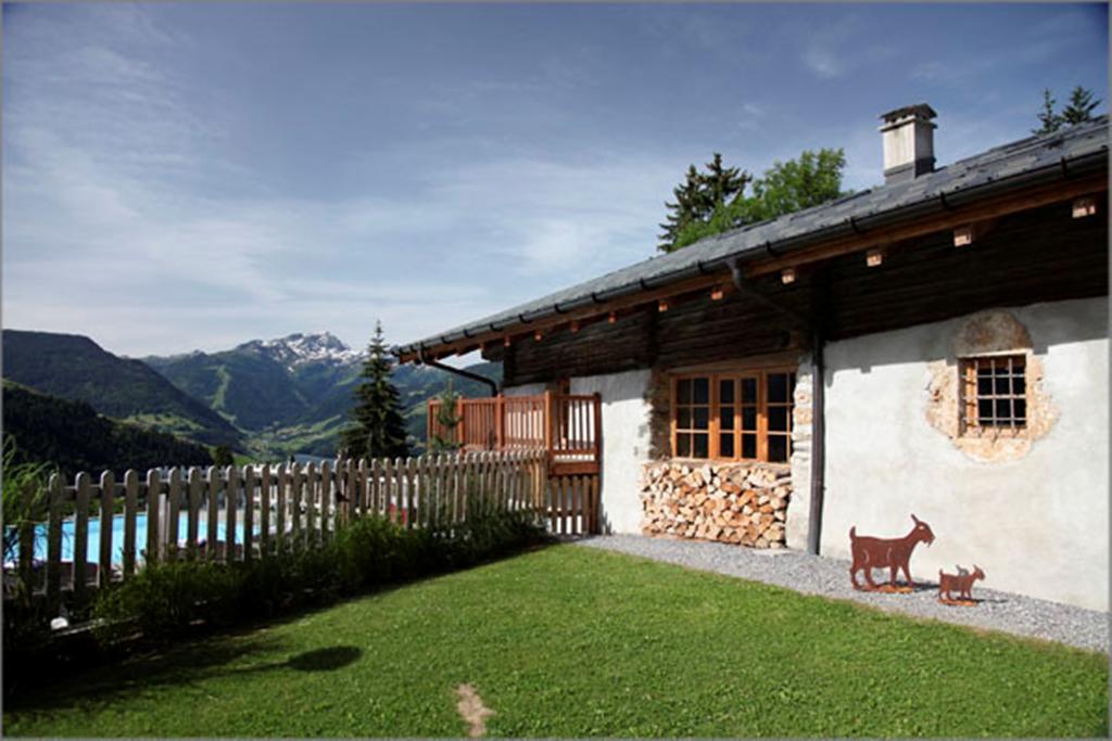 Hotel La Ferme Du Chozal, Chalet De Tradition Hauteluce Bagian luar foto
